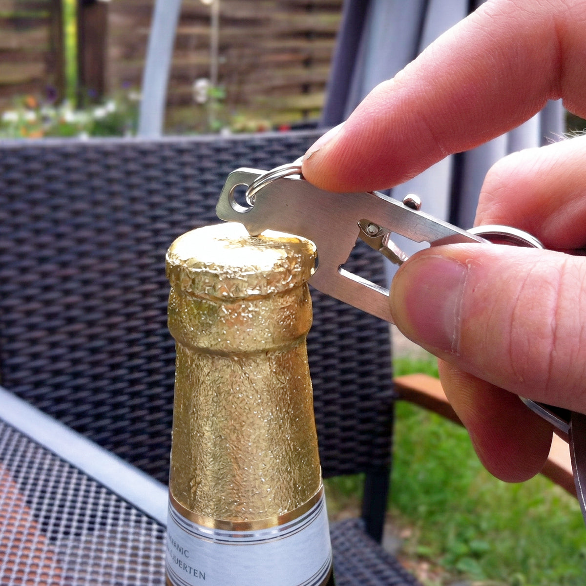 Schlüsselanhänger Gurtstecker Gurtschloss Adapter Flaschenöffner Hundesicherung