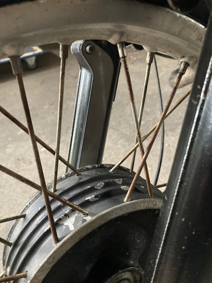 Versteckte Zugstrebe für Trommelbremse MZ ETZ 125 150 250 TS