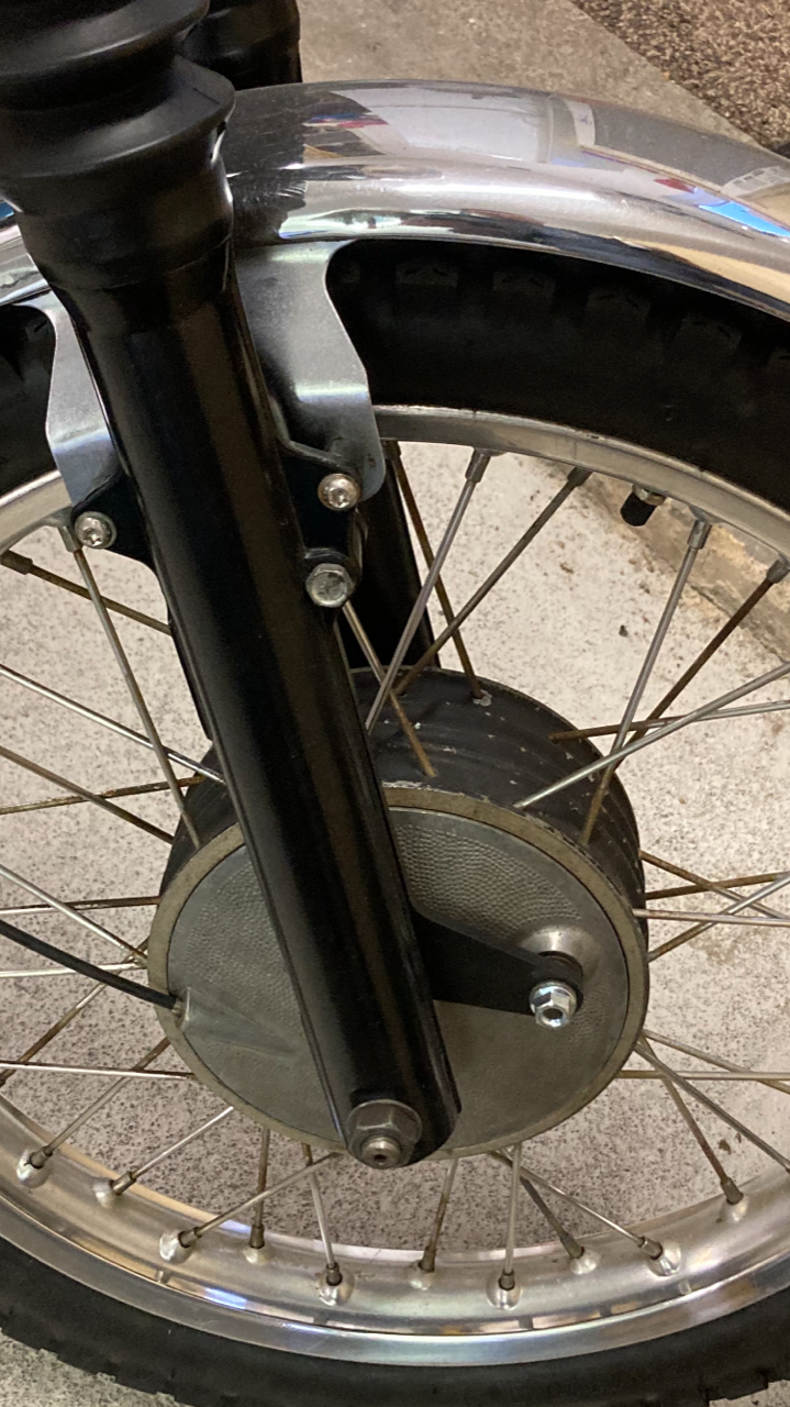 Versteckte Zugstrebe für Trommelbremse MZ ETZ 125 150 250 TS