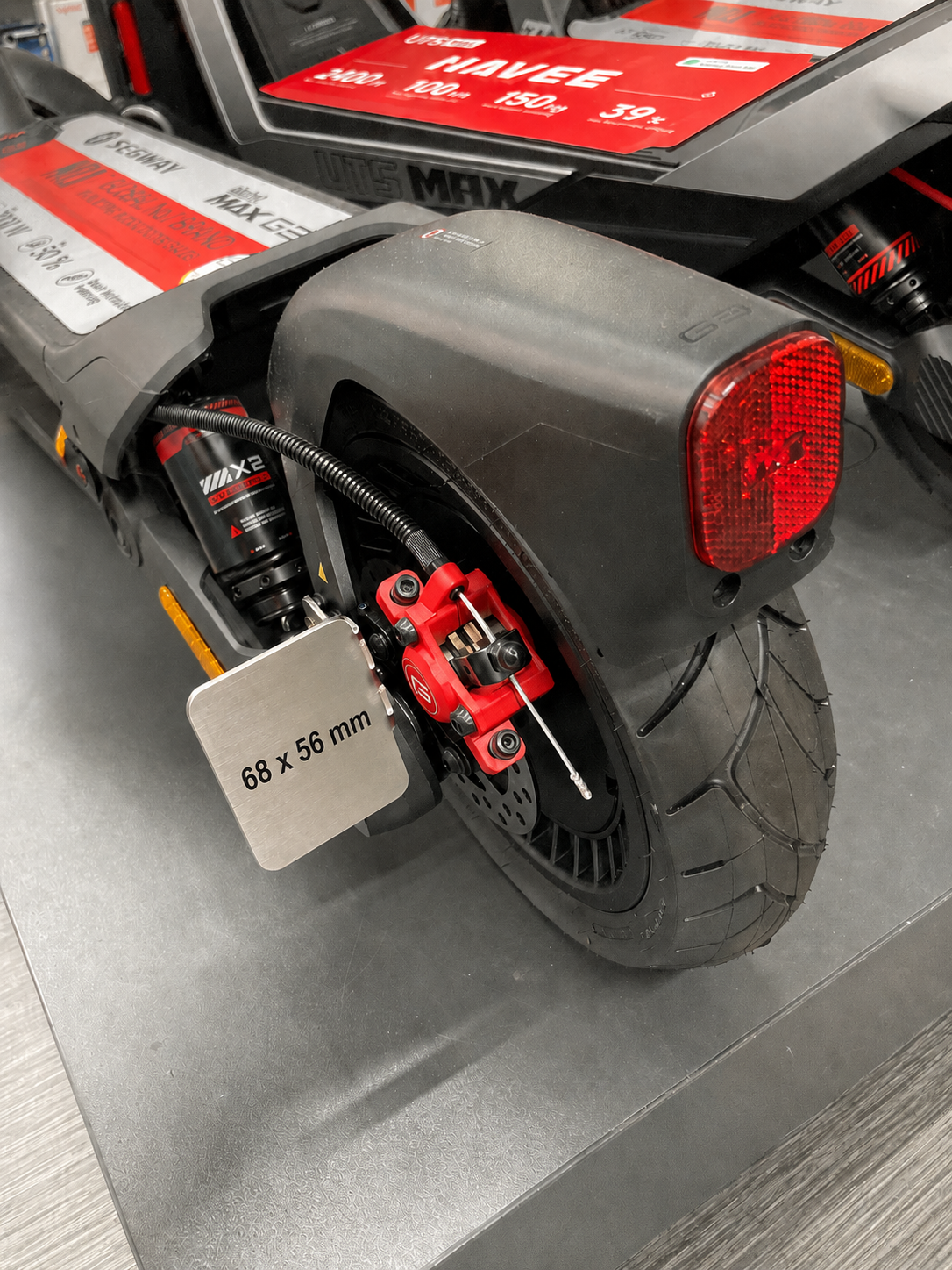 Linker Kennzeichenhalter am Segway Ninebot MAX G3 D mit Kennzeichenmaß 68 × 56 mm